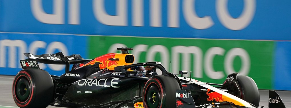 Im dritten Training fühlte sich Max Verstappen in seinem Red Bull deutlich wohler auf der Strecke. - © Rick Scuteri/AP/dpa