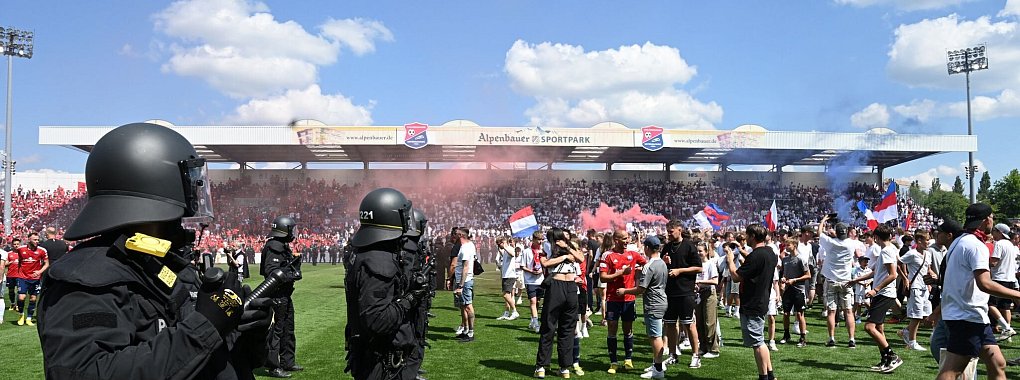 Der Sportpark Unterhaching ist wegen nicht ausreichenden Sicherheitskonzeptes von der Gemeinde gesperrt worden. - © Angelika Warmuth/dpa