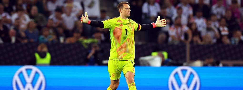 DFB-Torh&uuml;ter Manuel Neuer steht nach seinem Patzer gegen Griechenland in der Kritik. - &copy; Rolf Vennenbernd/dpa