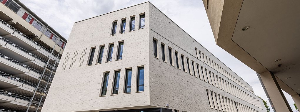 Das Geb&auml;ude ist nach rundvierj&auml;hriger Bauzeit nun fertig und bezogen worden. - &copy; Christian Lademann/dpa