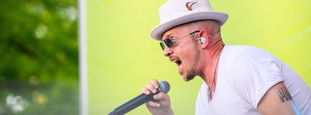 Jan Delay liebt es mittlerweile, im Sommer zu touren. (Archivbild) - &copy; Julian Stratenschulte/dpa