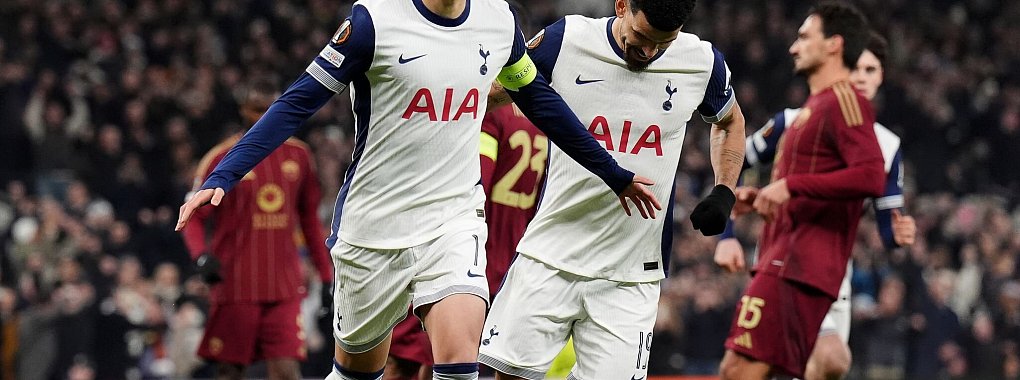 Heung-Min Son bleibt ein weiteres Jahr bei Tottenham Hotspur - © John Walton/PA Wire/dpa