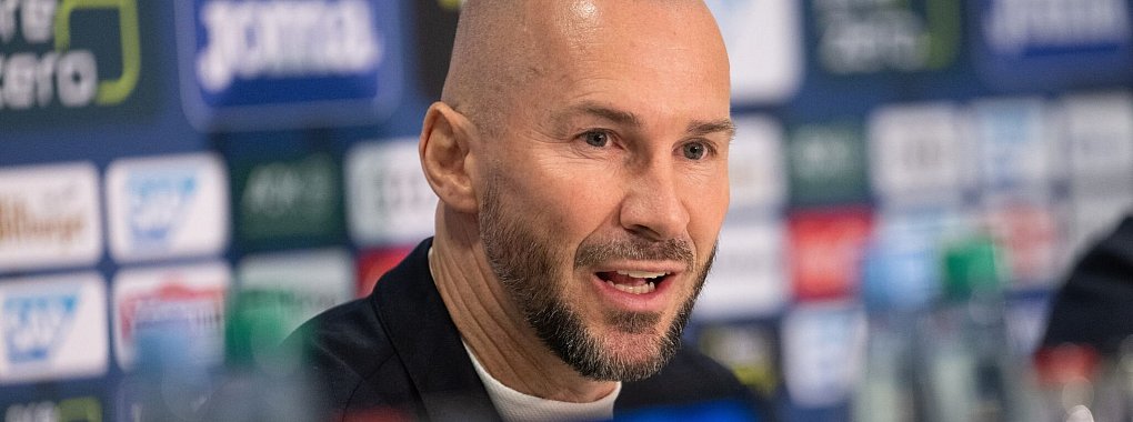 Voller Euphorie: Hoffenheims neuer Chefcoach Christian Ilzer - © Marijan Murat/dpa