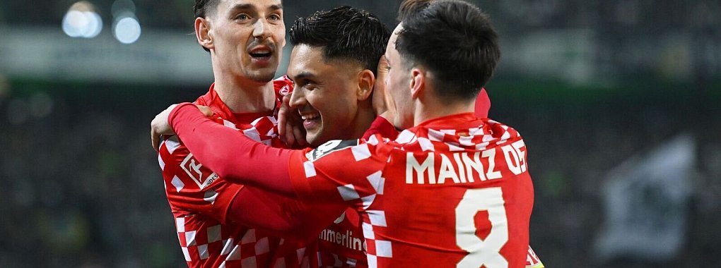 Nadiem Amiri (M) und der FSV Mainz 05 befinden sich derzeit im Höhenflug. - © Fabian Strauch/dpa