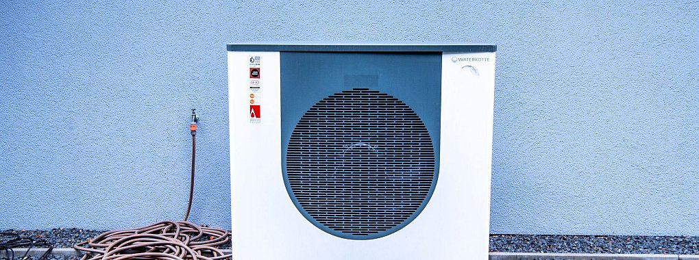 W&auml;rmepumpen arbeiten umso effizienter, je besser der W&auml;rmeschutz eines Geb&auml;udes ausf&auml;llt, etwa durch D&auml;mmung und moderne Fenster. - &copy; Laura Ludwig/dpa-tmn