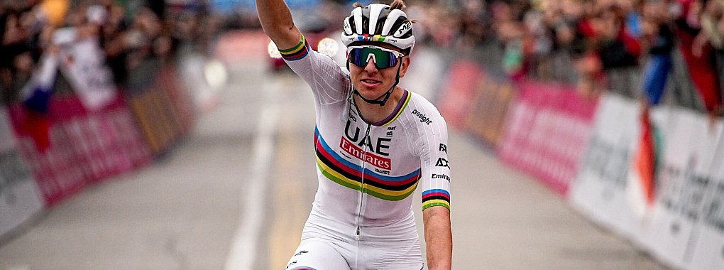 Tadej Pogacar: Jubelt er auch im Velodrom von Roubaix? - © Marco Alpozzi/LaPresse/AP/dpa