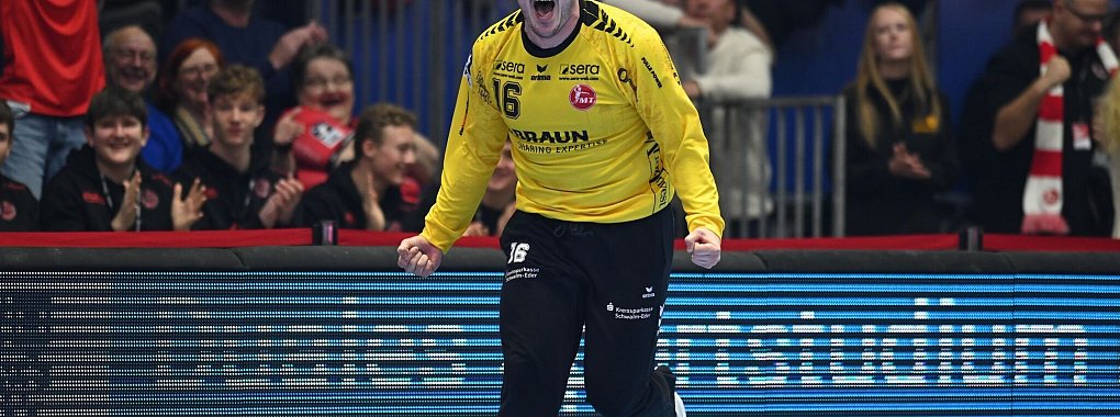 Torwart Nebojsa Simic war der Matchwinner für die MT Melsungen. - © Swen Pförtner/dpa