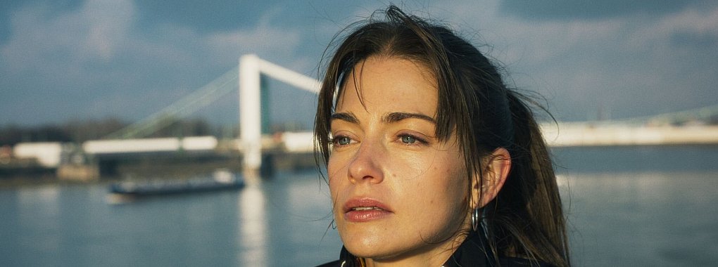 Eine Szene aus &laquo;Bauchgef&uuml;hl&raquo;: Lena (Laura Berlin) steht vor einer bedeutsamen Entscheidung. - &copy; Lisa Eidenhammer/ZDF/dpa