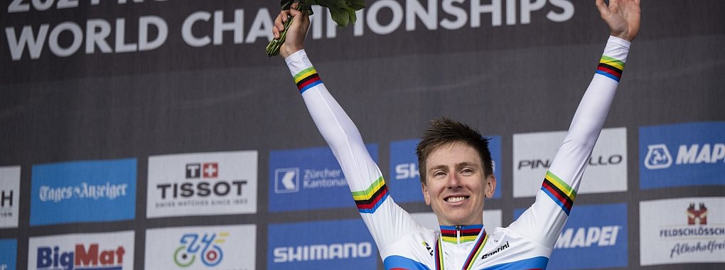 Bleibt dem UAE-Team noch lange erhalten: Rad-Superstar Tadej Pogacar. - © Ennio Leanza/KEYSTONE/dpa