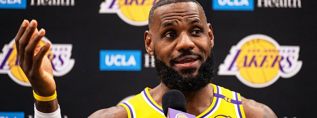 Lakers-Superstar LeBron James hat einen neuen Mitspieler, der vergangene Saison noch in der 2. Basketball-Bundesliga in Dresden spielte. - © Maximilian Haupt/dpa