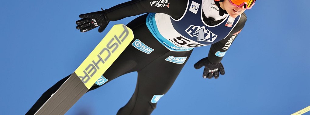 Skispringerin Katharina Schmid aus Oberstdorf legte einen überzeugenden Saisonstart hin. - © Geir Olsen/NTB/dpa