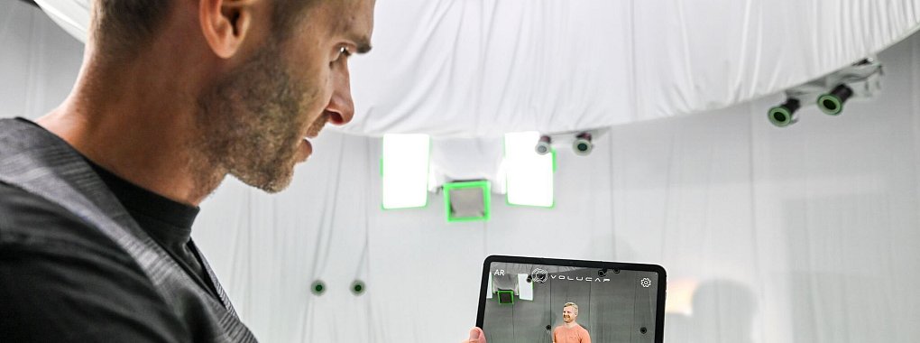 Sven Bliedung von der Heide, Chef vom Volucap-Studio in Babelsberg, zeigt einen 3D-Avatar. - &copy; Jens Kalaene/dpa