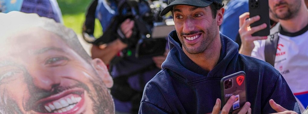 Daniel Ricciardo lässt sich selten seine gute Laune nehmen. - © Asanka Brendon Ratnayake/AP/dpa