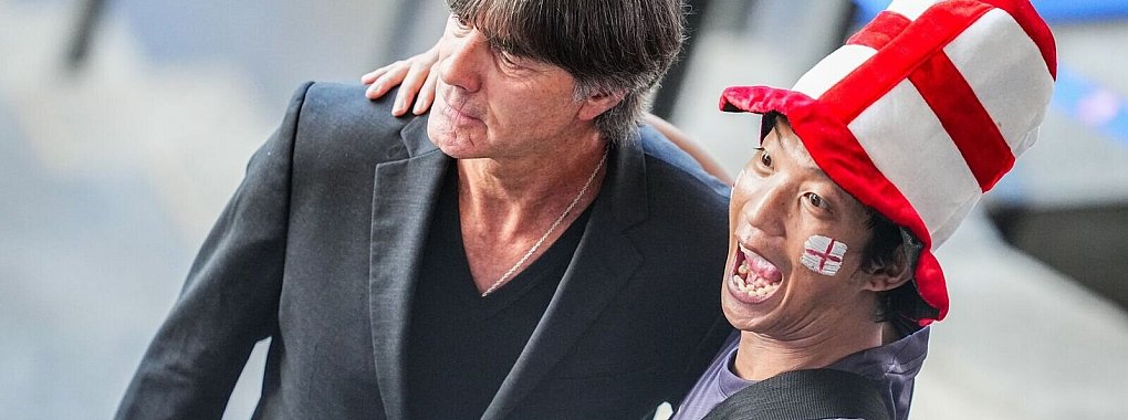 Joachim L&ouml;w soll einem Medienbericht zufolge am Trainerjob der englischen Nationalmannschaft interessiert sein. - &copy; Michael Kappeler/dpa