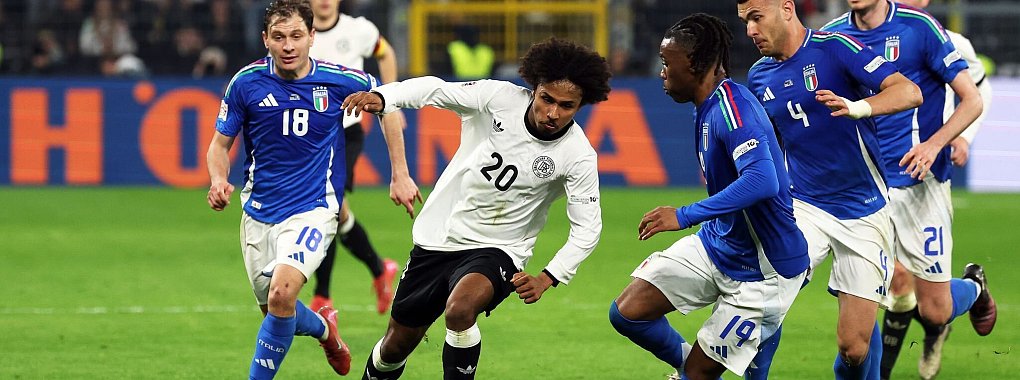 Die Italiener spielten eine ganz schwache erste Halbzeit in Dortmund - und wurden dafür von den heimischen Medien kritisiert - © Christian Charisius/dpa