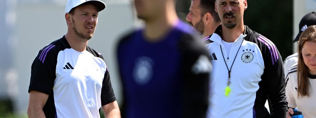 Das Trainerteam um Julian Nagelsmann (l) und Sandro Wagner will den Gruppensieg - daf&uuml;r muss nun mindestens ein Unentschieden her. - &copy; Federico Gambarini/dpa