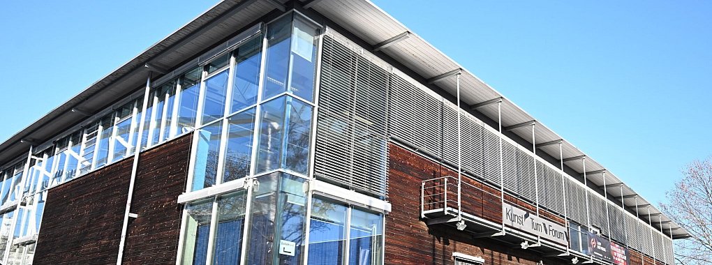 Das Stuttgarter Kunstturnforum steht seit gut einem Monat im Zentrum heftiger Missbrauchsvorwürfe. - © Bernd Weißbrod/dpa