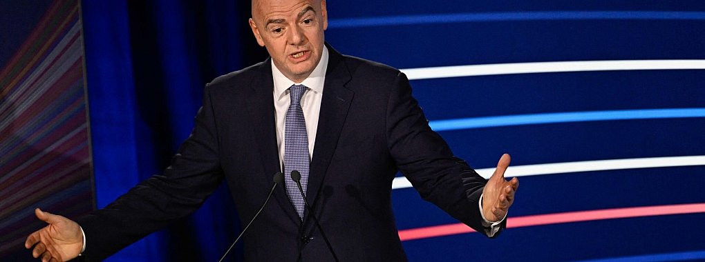 Die Pl&auml;ne der FIFA um Pr&auml;sident Gianni Infantino sto&szlig;en immer wieder auf Kritik. - &copy; Julien De Rosa/3p-afp/dpa