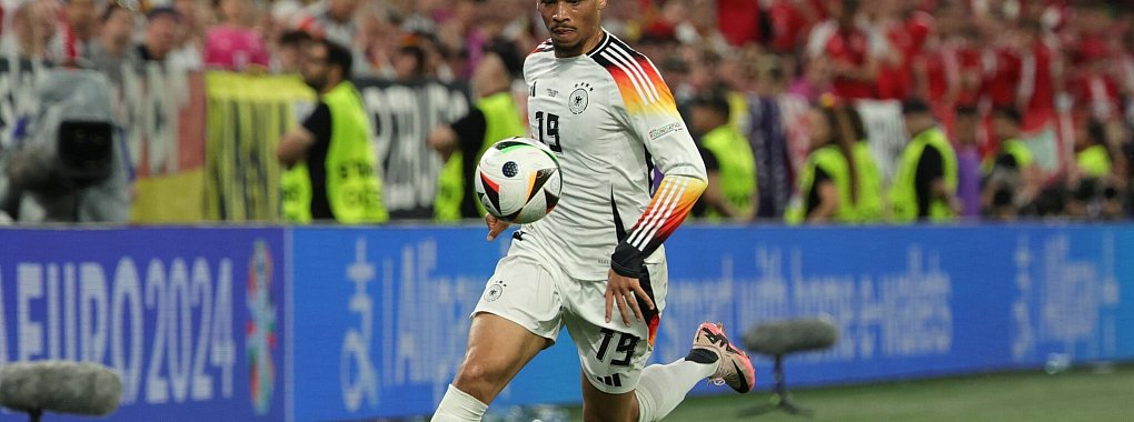 Leroy San&eacute; in Aktion - f&uuml;r gro&szlig;e Momente hat der Offensivspieler bei der EM aber noch nicht gesorgt. - &copy; Christian Charisius/dpa