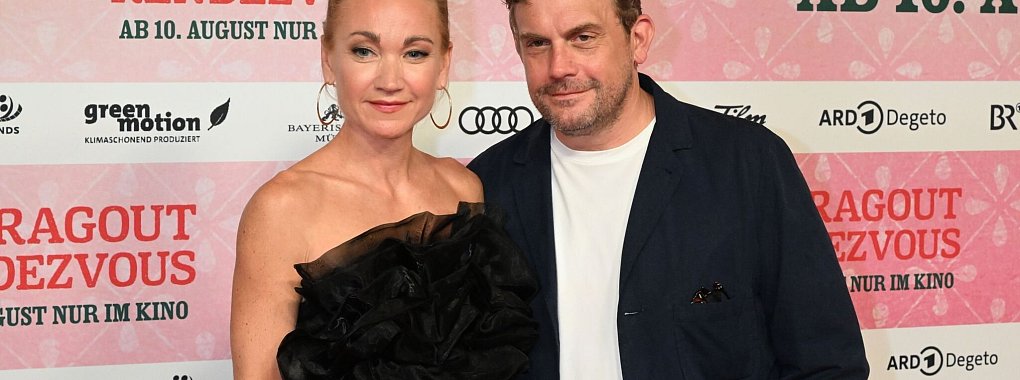 Sebastian Bezzel und Lisa Maria Potthoff bei der Premiere von &laquo;Rehragout Rendezvous&raquo; in M&uuml;nchen. - &copy; Felix H&ouml;rhager/dpa