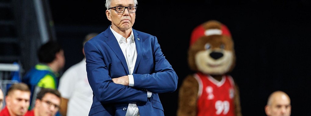 Trainer Gordon Herbert gewinnt mit Bayern auch das zweite BBL-Heimspiel. - © Matthias Balk/dpa