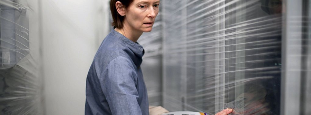 Jessica (Tilda Swinton) ist auf der Suche nach Inkubatoren f&uuml;r ihre Orchideenzucht. - &copy; -/Kick the Machine Films/Burning/Anna Sanders Films/ Match Factory Productions/ZDF/Arte/Piano/dpa
