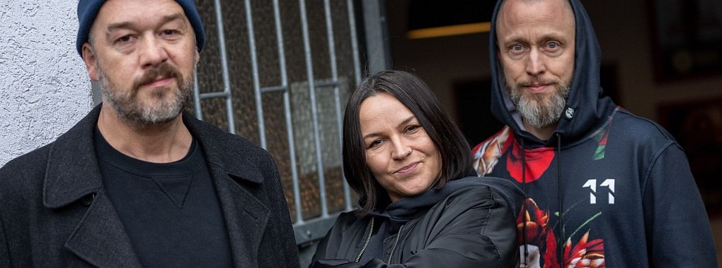 Frei sein, unabhängig sein - Raphael Schalz (l-r), Jen Bender und Chriz Falk sind Grossstadtgeflüster. - © Monika Skolimowska/dpa