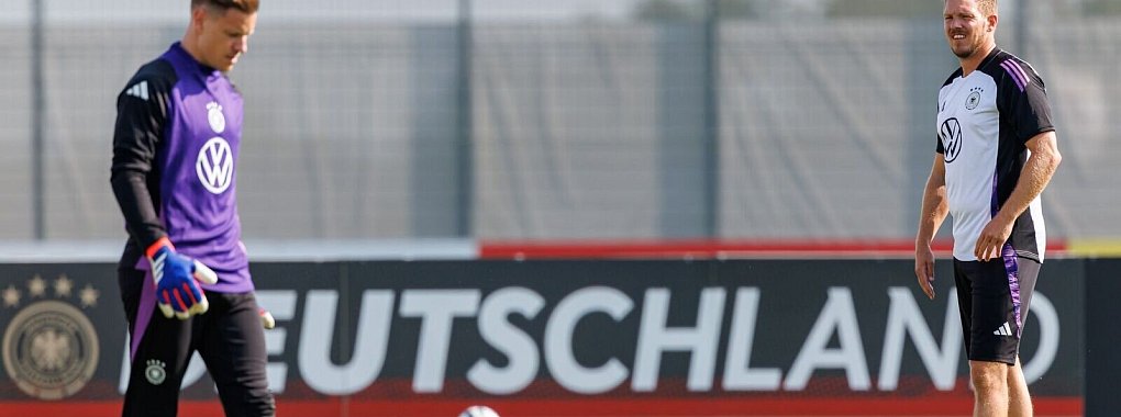 Der Bundestrainer drückte sofort sein großes Mitgefühl nach der Verletzung von ter Stegen aus. - © Daniel Karmann/dpa