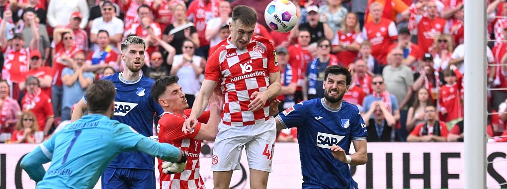 Der Mainzer Brajan Gruda (M) trifft zum 3:1. - &copy; Torsten Silz/dpa