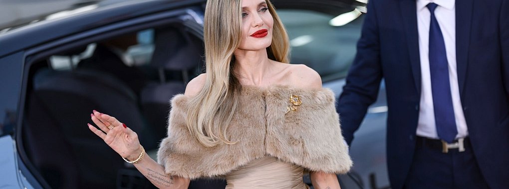 Angelina Jolie vor der Premiere von «Maria» in Venedig (Archivbild). - © Vianney Le Caer/Invision/AP/dpa