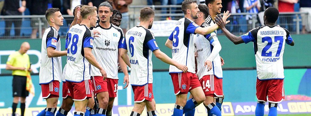 Vers&ouml;hnlicher Abschluss: Der Hamburger SV gewinnt im letzten Saisonspiel. - &copy; Daniel Bockwoldt/dpa