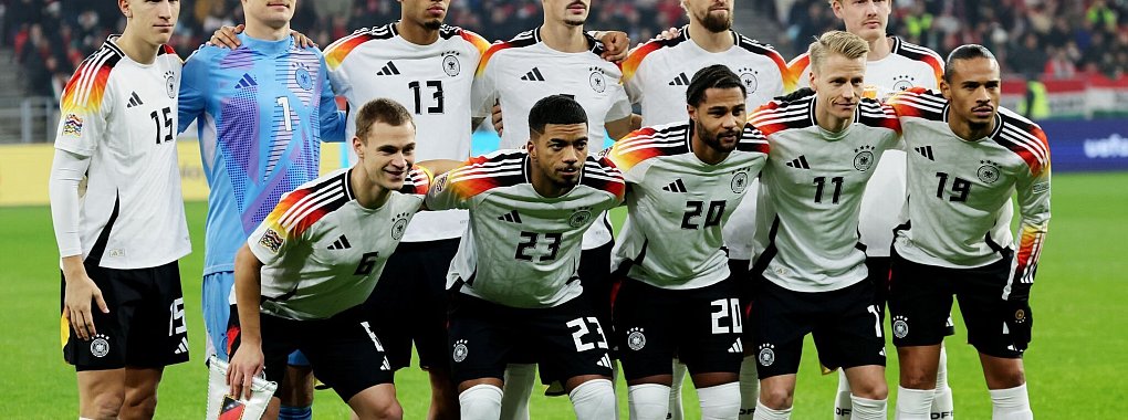 Eine stark veränderte Elf begann das Spiel gegen Ungarn. - © Christian Charisius/dpa