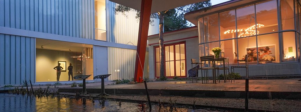 In der historischen Tankstelle in Schöneberg wird künftig Kunst von zwei Galerien gezeigt. (Archivbild) - © Joerg Carstensen/dpa