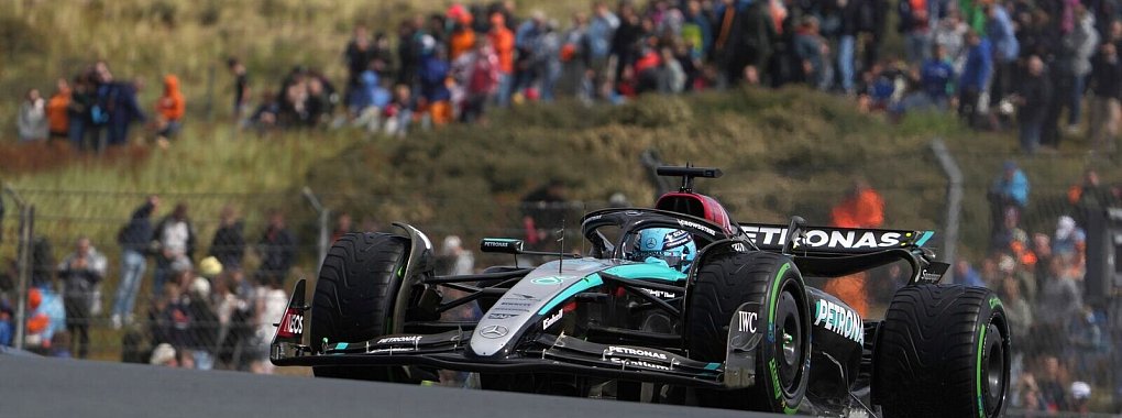 Schnellster im zweiten Training: Mercedes-Fahrer George Russell. - © Peter Dejong/AP/dpa