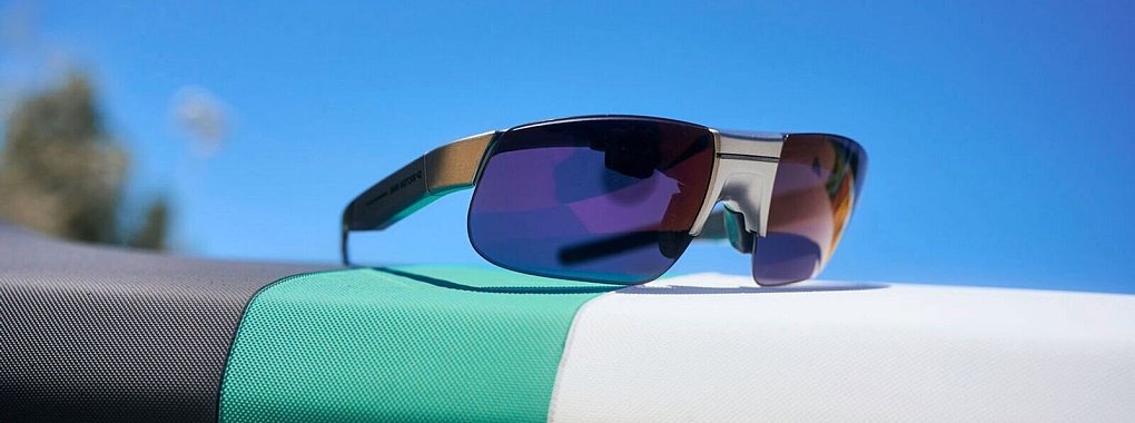 Oh, eine Sonnenbrille? Ja, auch - aber die BMW Motorrad ConnectedRide bietet auch ein integriertes Head-up-Display. - &copy; BMW Group/BMW Group/dpa