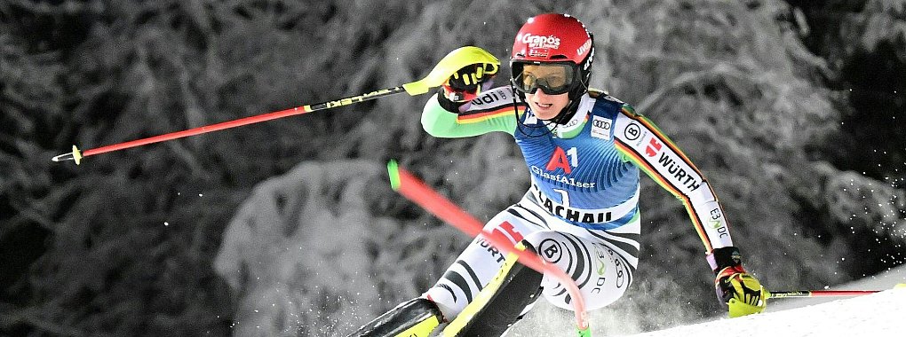 Lena D&uuml;rr belegte beim Nachtslalom in Flachau nur Rang 15. - &copy; Barbara Gindl/APA/dpa