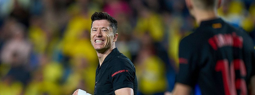 Stürmerstar Robert Lewandowski bleibt mit seinem Team an der Tabellenspitze. - © Gabriel Jimenez/AP/dpa
