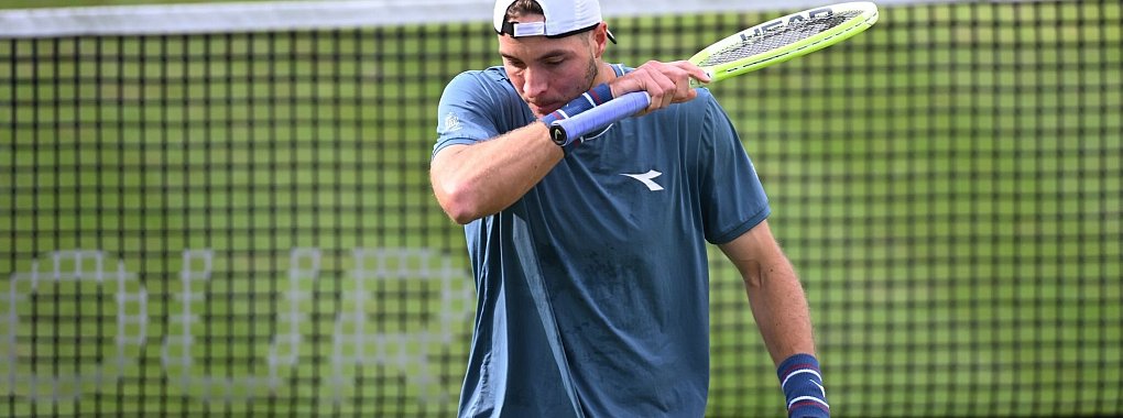 Jan-Lennard Struff kann nicht zu seinem Viertelfinal-Match in Stuttgart antreten. - &copy; Marijan Murat/dpa