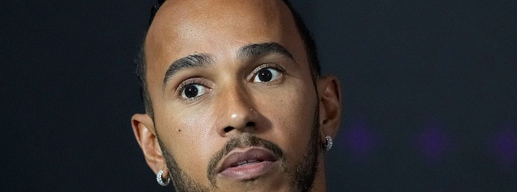 Lewis Hamilton spricht über psychische Probleme. - © Luca Bruno/AP/dpa