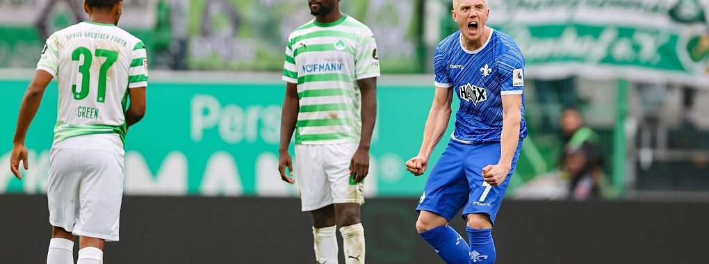 Auch Isac Lidberg schlägt gegen Fürth zu. - © Daniel Löb/dpa