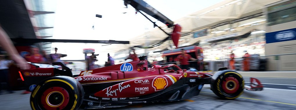Charles Leclerc kämpft mit Ferrari noch um die Team-WM. - © Darko Bandic/AP