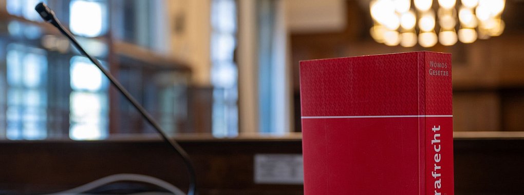 Laut Urteil hatte der 69-Jährige im Juli 2017 einen bloßen Siebdruck mit dem Motiv der «Red Marilyn» als Original zum Verkauf an eine Galerie übergeben. (Symbolbild) - © Monika Skolimowska/dpa