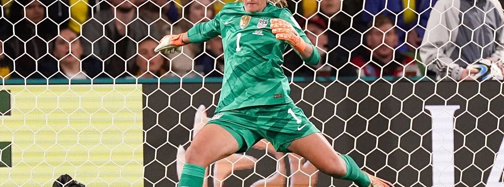 US-Torhüterin Alyssa Naeher hat ihren Rücktritt aus der Nationalmannschaft bekanntgegeben. - © Scott Barbour/AP/dpa