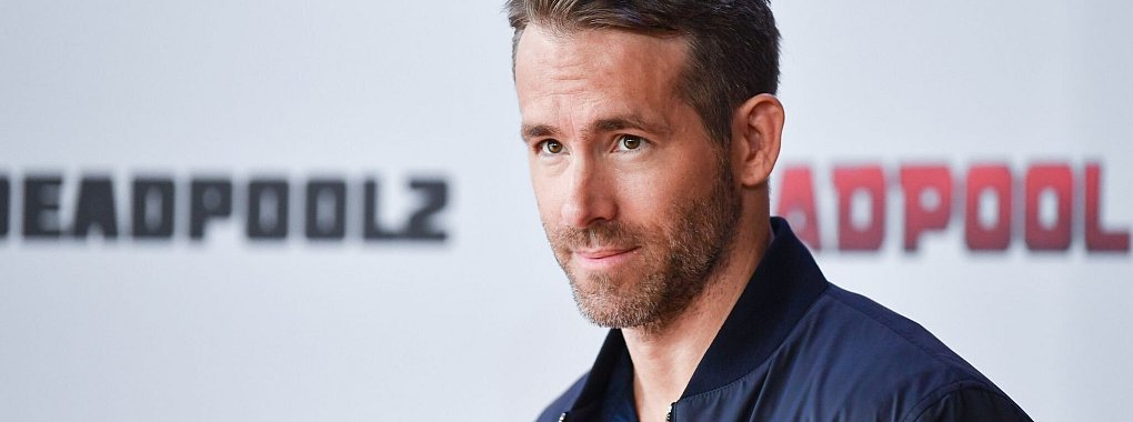 Er wurde zum «Sexiest Man Alive» ausgewählt, er gehört zu den bestbezahltesten Schauspielern und ihm gehört ein Fußballverein: Ryan Reynolds. - © Jens Kalaene/dpa-Zentralbild/dpa