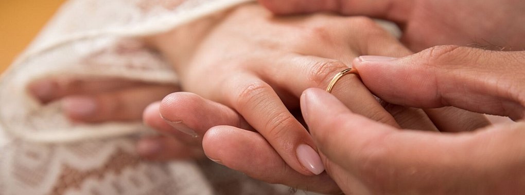 Videokonferenz Online heiraten Hochzeit Urteil - © Foto: Christin Klose/dpa-tmn