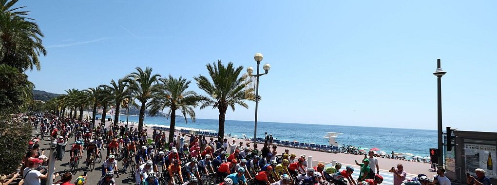 Auf der vorletzten Etappe der 111. Tour de France starten die Radprofis in Nizza. - &copy; David Pintens/Belga/dpa