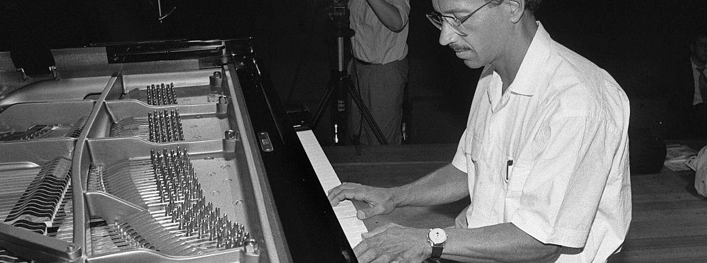 Keith Jarrett, hier zu sehen bei einem anderen Auftritt in der niedersächsischen Stadt Uelzen im Jahr 1989. - © picture alliance / dpa