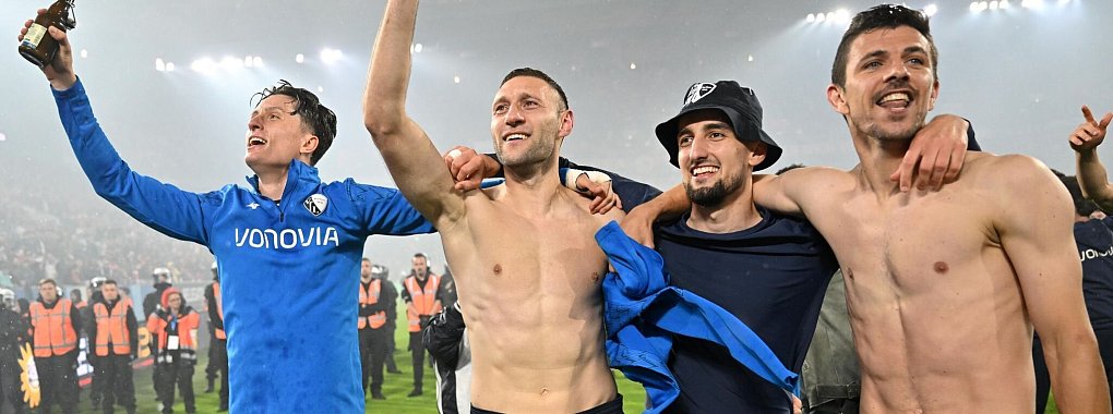 Bochums Tim Oermann, Ivan Ordets, Erhan Masovic und Anthony Losilla jubeln nach dem gewonnenen Elfmeterschie&szlig;en. - &copy; Marius Becker/dpa