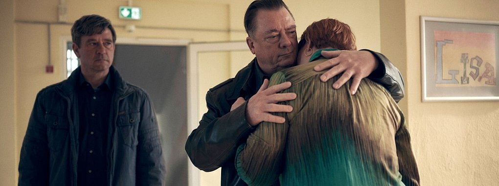Henry Koitzsch (Peter Kurth) und Michael Lehmann (l, Peter Schneider) ermitteln. - &copy; Felix Abraham/MDR/filmpool fiction/dpa