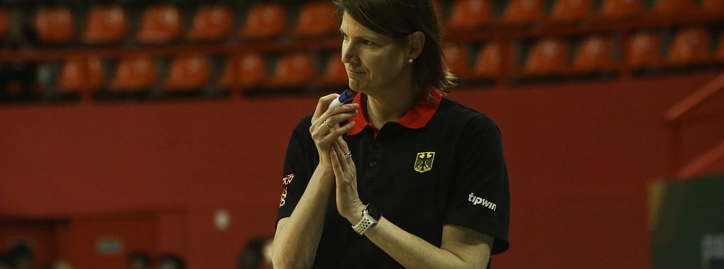 Die Bundestrainerin der deutschen Basketballerinnen: Lisa Thomaidis. - &copy; Marx Vasconcelos/dpa